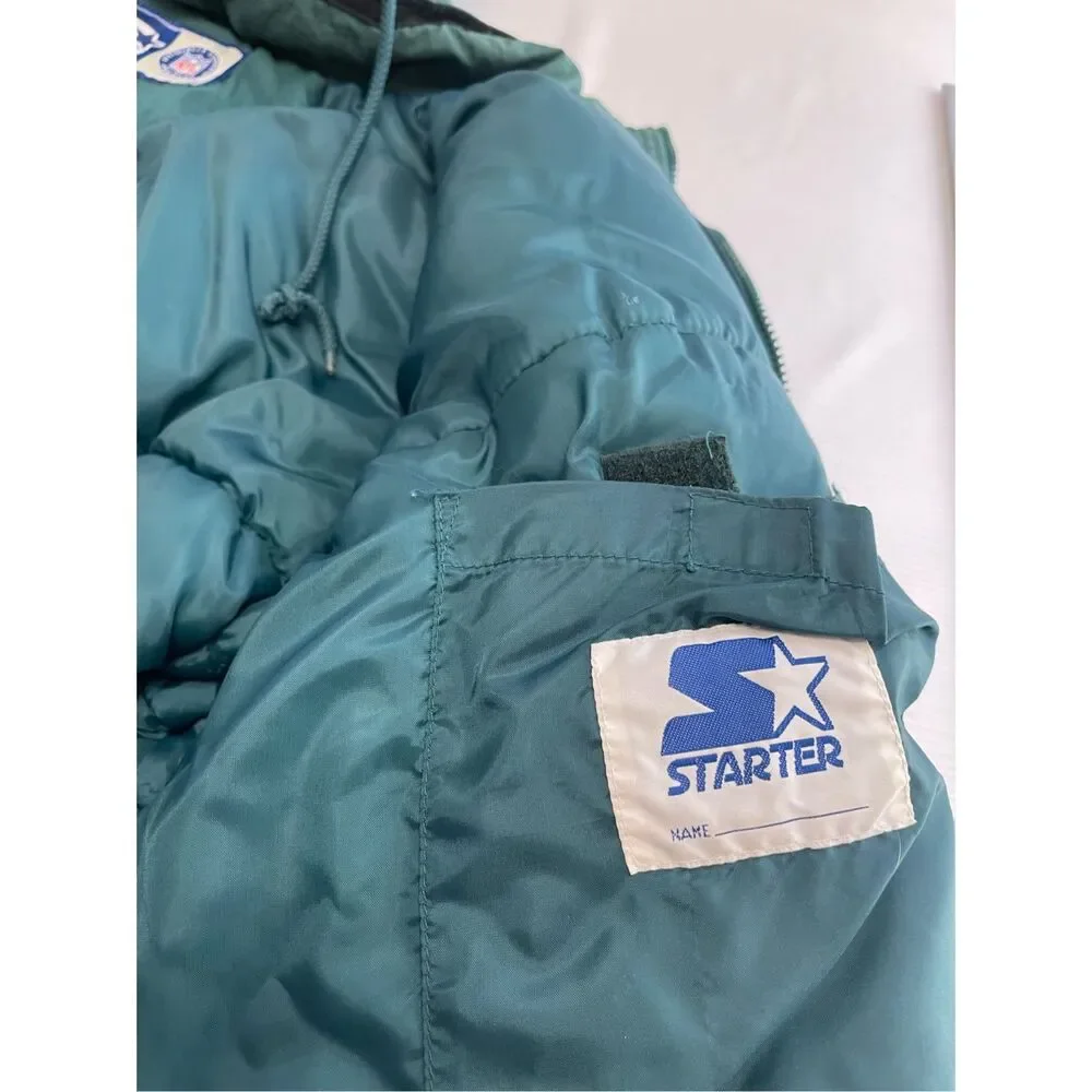STARTER Philadelphia Eagles Dark Green Hooded Puffer Jacket with Team Logo